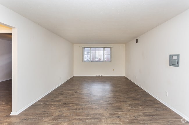 Alexander-Living Room - Windsor's Lakewood Properties