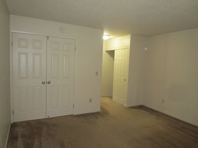 Building Photo - 2542 Vista Grande