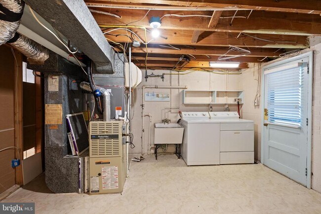 Building Photo - 1726 Baldwin Dr