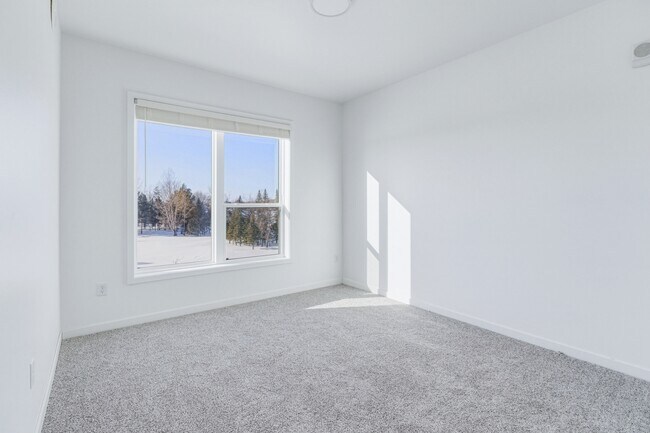 Building Photo - 2465 62nd Ave S