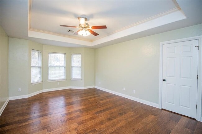 Building Photo - 3800 SE 8th St