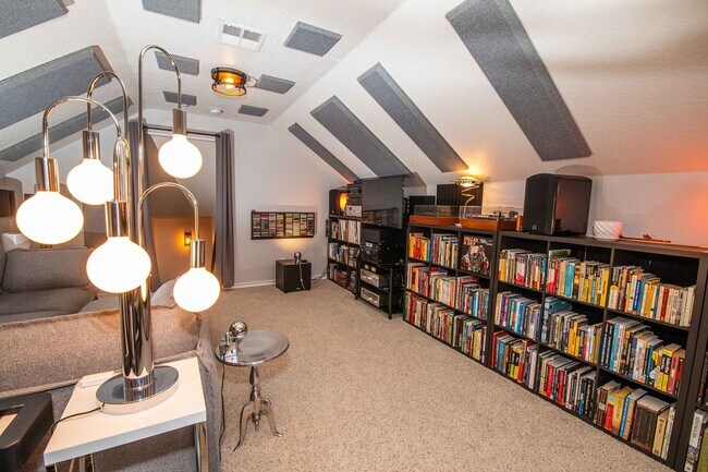 Building Photo - Beautiful Boise Home