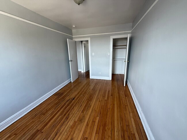 Building Photo - 5910 W 26th St