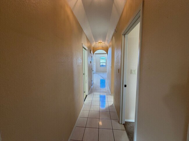 Building Photo - 2 Bedroom Home Available on Cul-De-Sac with Bosque Trail Access in Rivers Edge Rio Rancho!