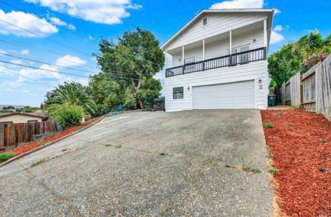 Building Photo - 324 Ohio St