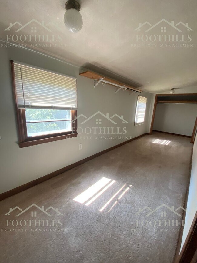 Building Photo - Cozy 1-Bed Detached Apartment with Spaciou...