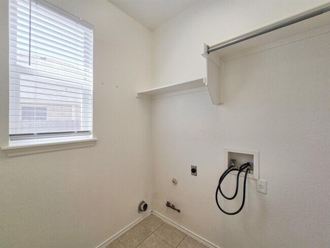 Building Photo - 17692 Box Canyon Terrace