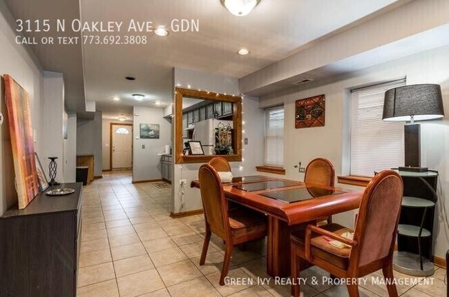 Building Photo - 3115 N Oakley Ave
