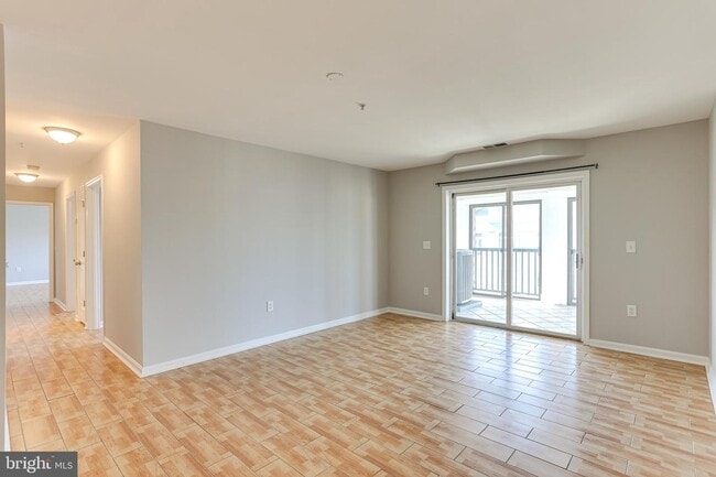 Building Photo - 31 Lambourne Rd