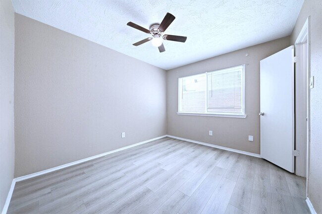 Building Photo - 7502 Addicks Clodine Rd
