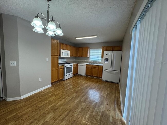 Building Photo - 539 Royal Ridge Dr
