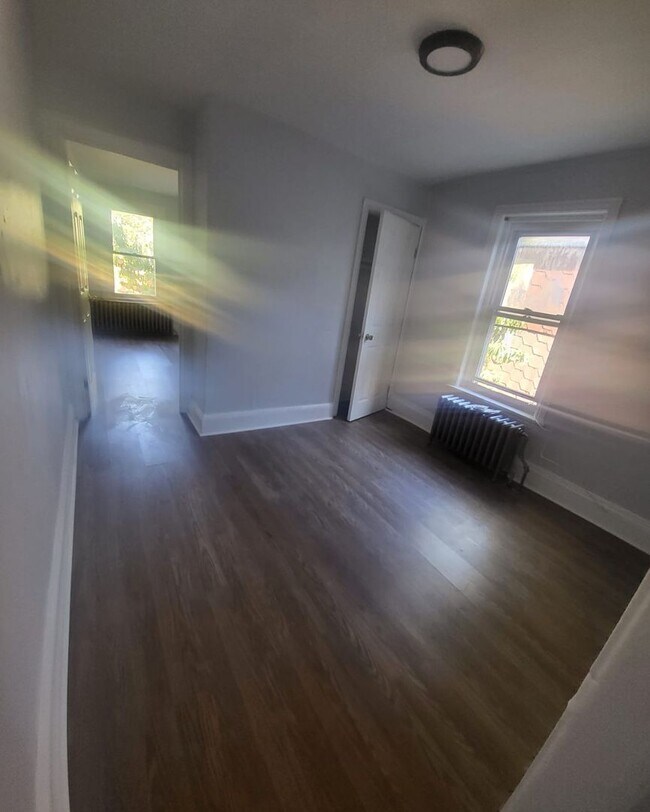 Building Photo - 216 Pearl St