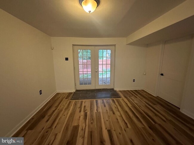 Building Photo - 344 Shady Glen Dr