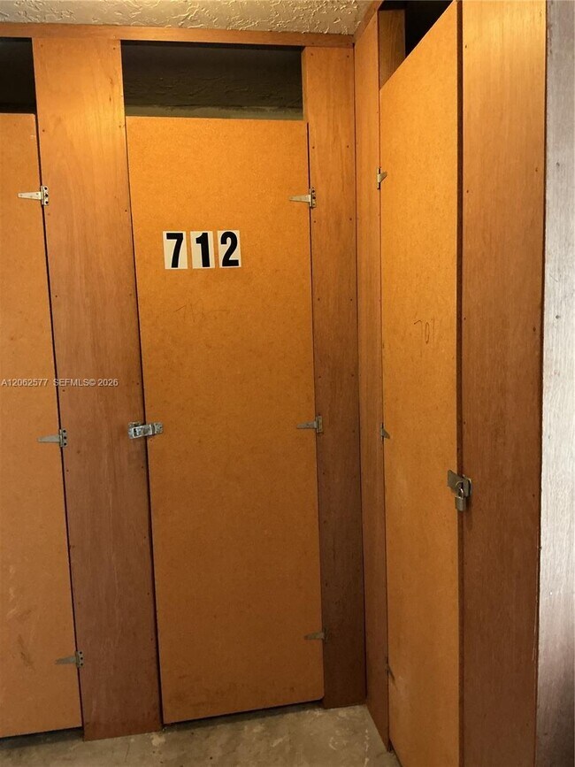 Building Photo - 3010 N Course Dr