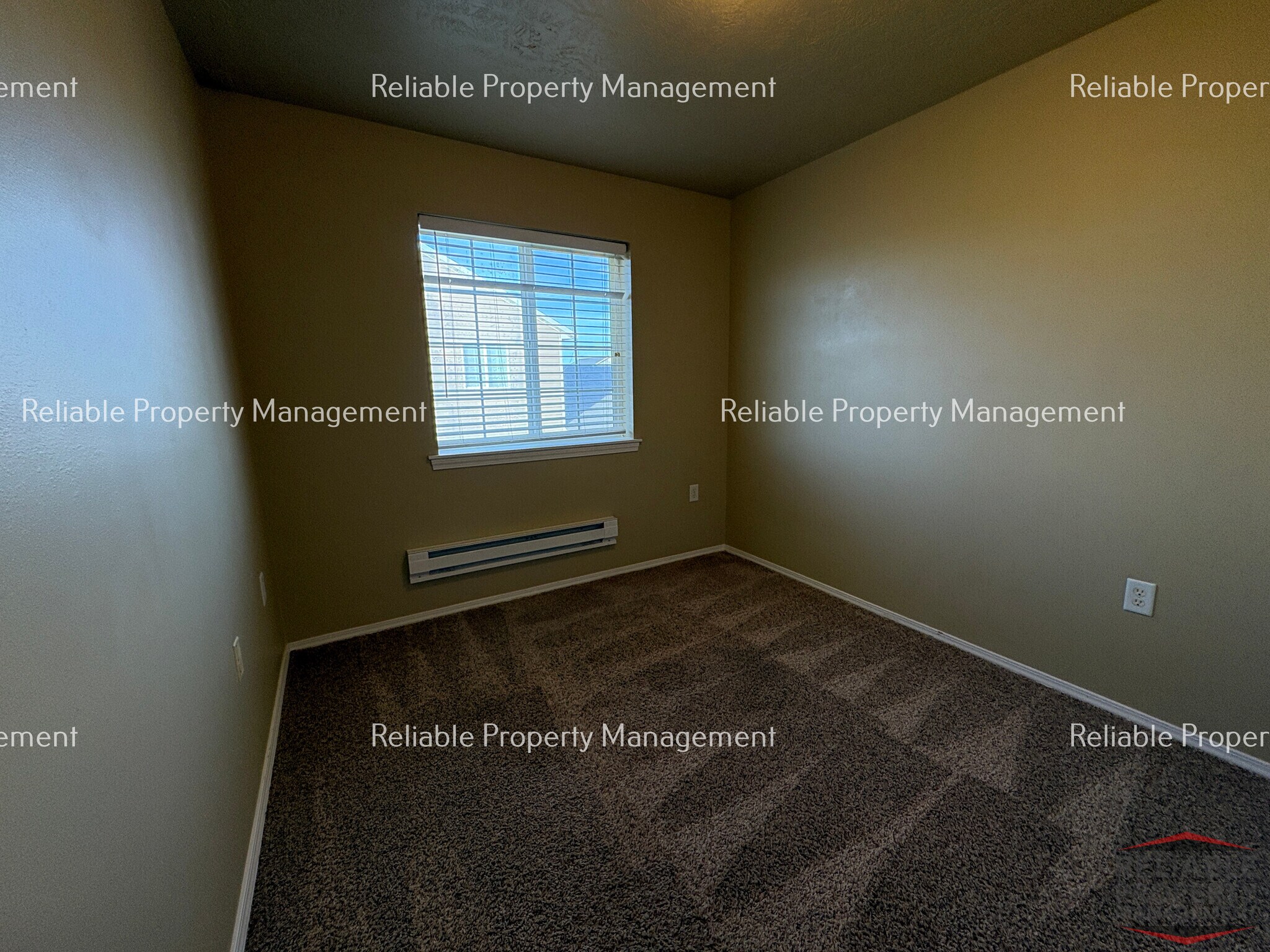 Building Photo - 577 Caribou St