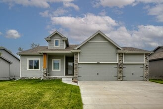 Building Photo - Gorgeous 3 Bedroom In Papillion!!