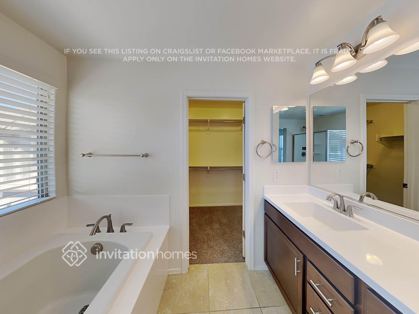 Building Photo - 162 N Sandal