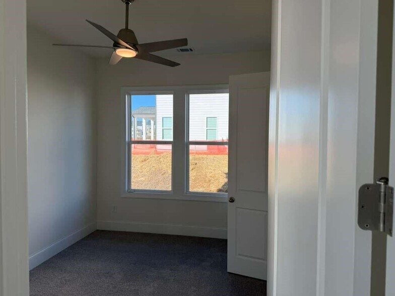 Building Photo - 1122 Winding Br Dr