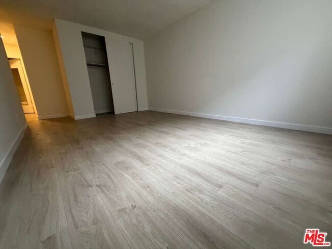 Building Photo - 848 S Holt Ave