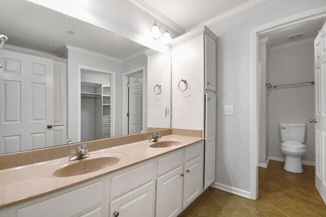 Building Photo - Pet Friendly Three Bedroom with Bonus!