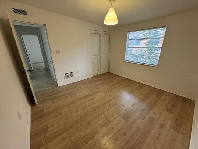 Building Photo - 4680 Royal Palm Ave