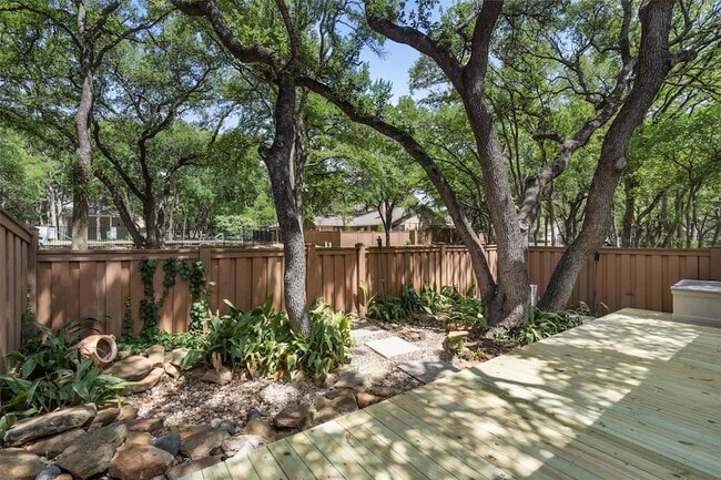 Building Photo - 8310 Summerwood Dr
