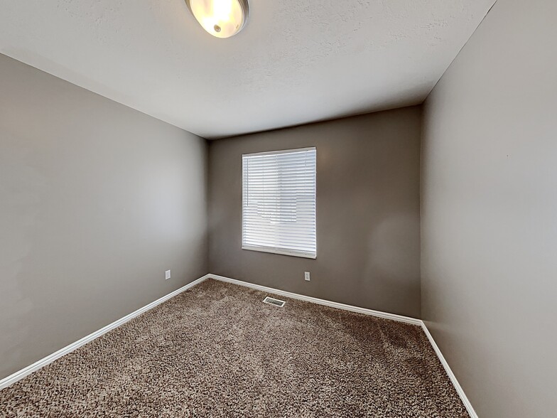 Building Photo - 447 S 1250 E