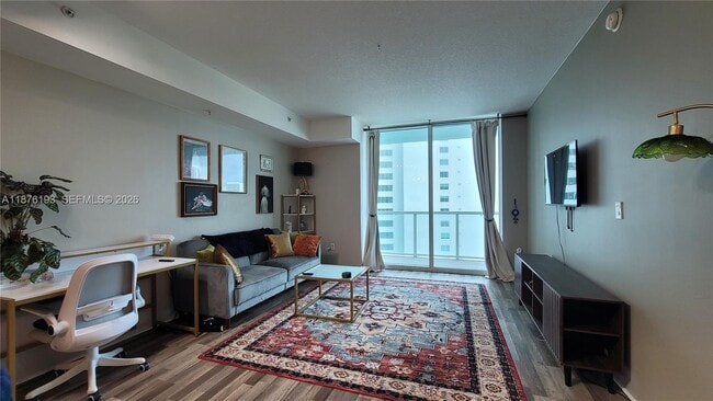 Building Photo - 1900 N Bayshore Dr