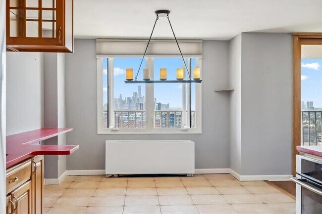 Building Photo - 380 Mountain Rd