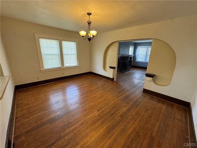 Building Photo - 295-97 N Midler Ave