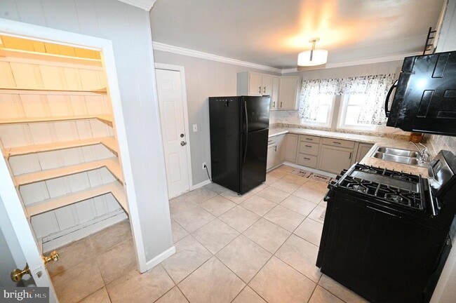 Building Photo - 2610 Lakehurst Ave