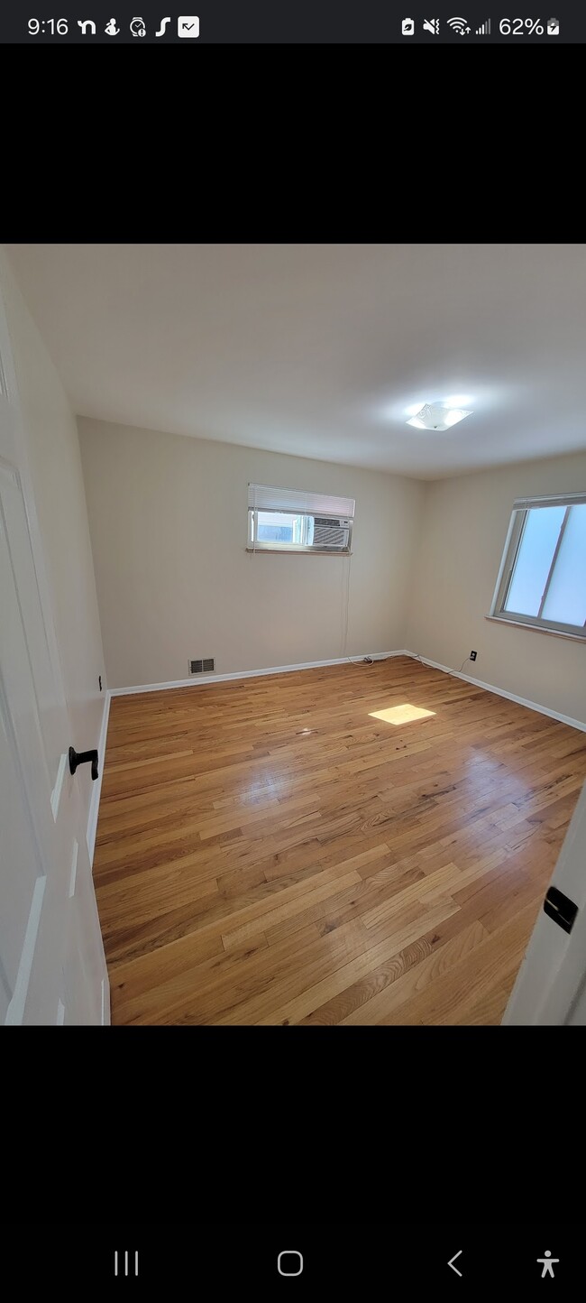 Master Bed/Room for Rent - 2845 S Hudson St