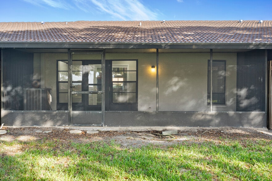 Building Photo - 7360 Ulmerton Rd