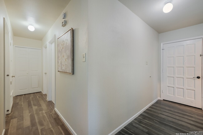 Building Photo - 12202 Valley Oak