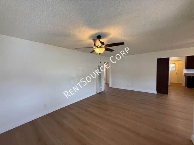 Building Photo - 1149 W Ave H-11