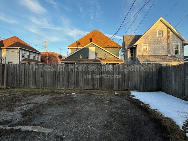 Building Photo - 1340 Barth Ave