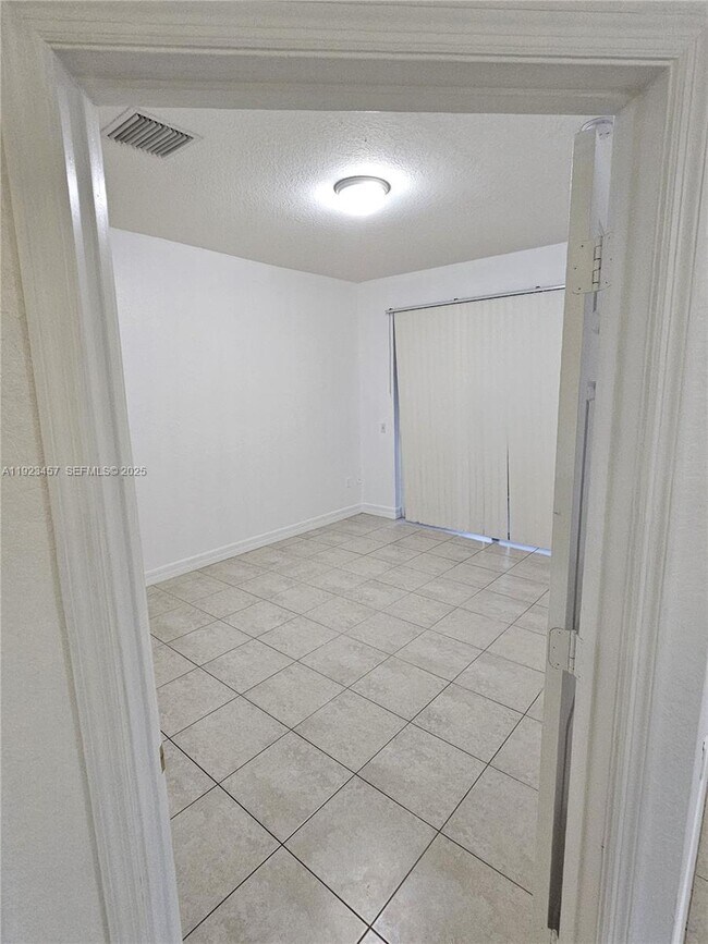 Building Photo - 44 SE Sedona Cir