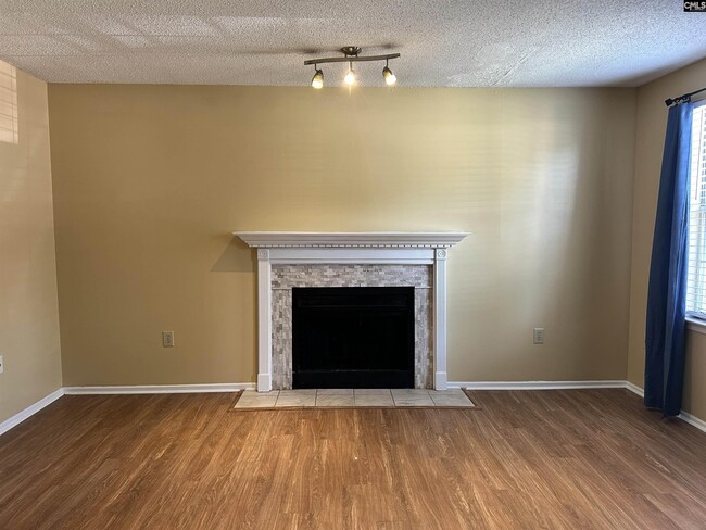 Building Photo - 911 Hulon Ln