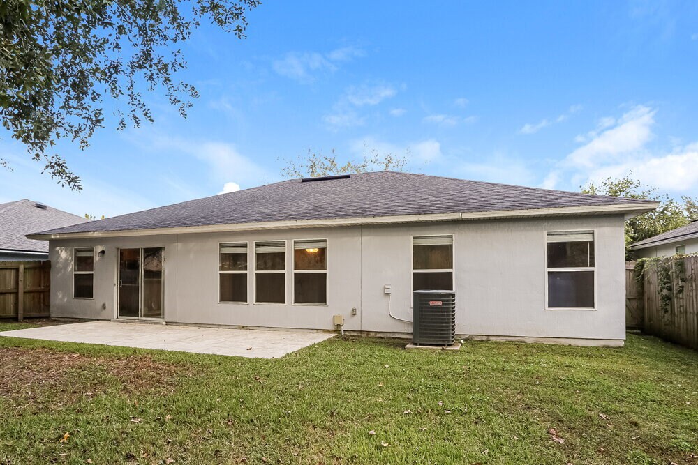 Building Photo - 12248 Pebble Point Dr W