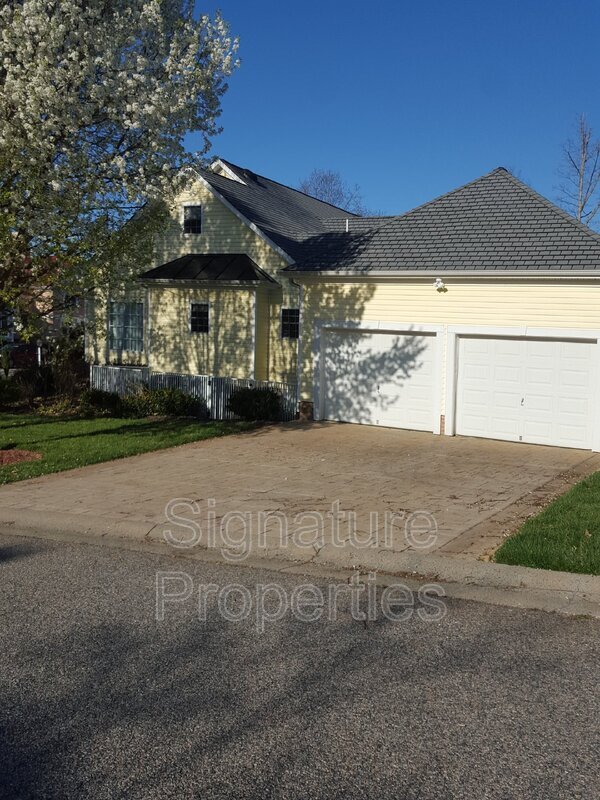 Building Photo - 6501 Southshore Dr