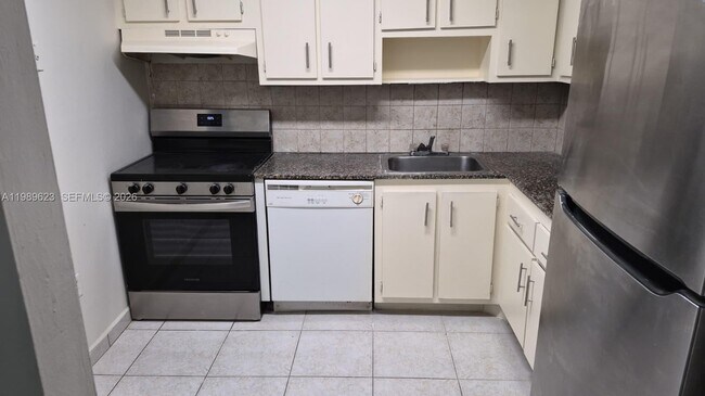 Building Photo - 16950 W Dixie Hwy