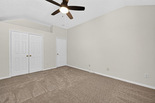 Building Photo - 15618 Edgemere Ct