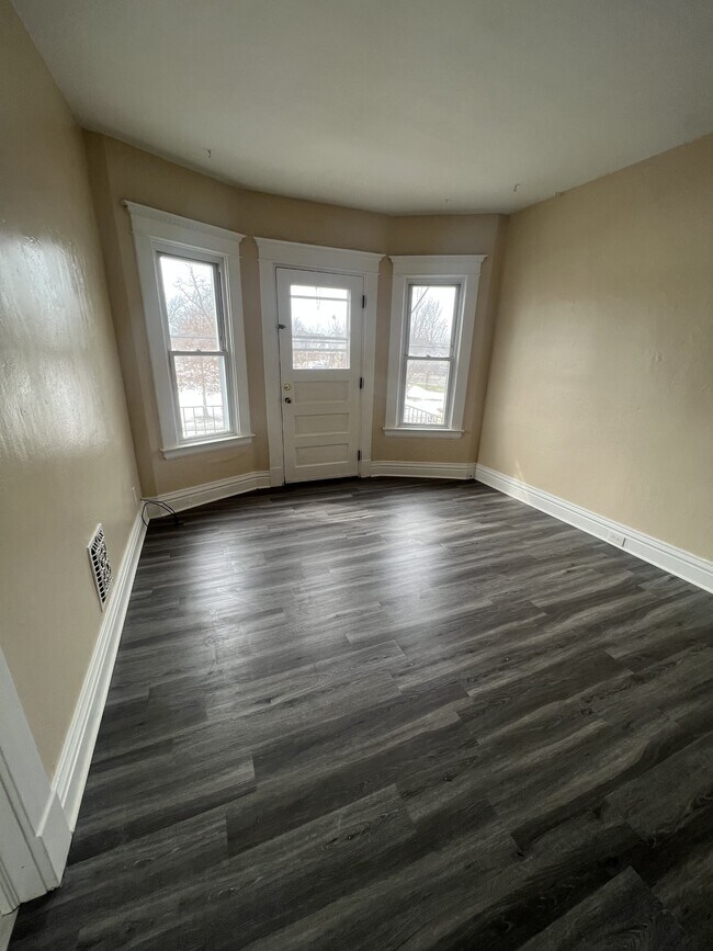 Building Photo - 1115 Tonawanda St