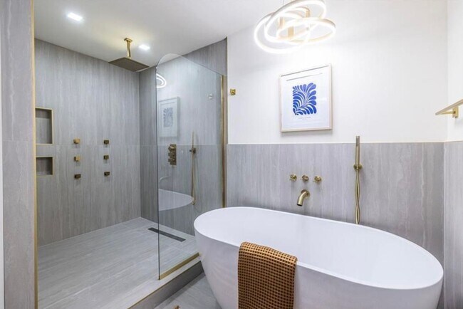 Building Photo - STUNNING RENOVATION! Modern 3BR/2BA Ranch in Sought-After Location!