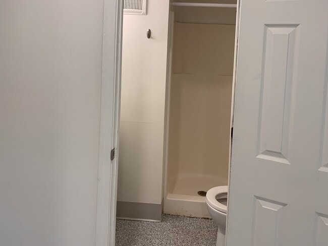 Building Photo - Spacious 3-Bedroom Apartment Near UVM with Private Entrance & Parking