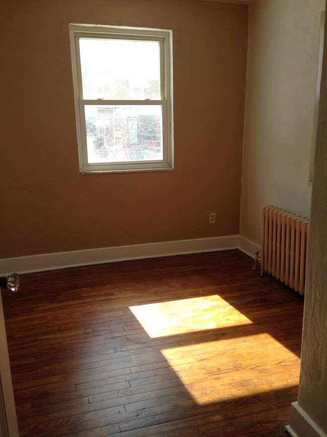 Building Photo - Squirrel Hill - Single Family House on Ros...