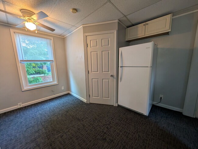 Building Photo - 5118 Globe Ave