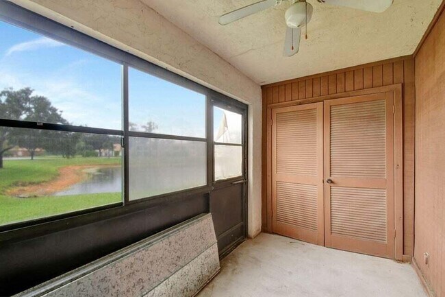 Building Photo - 4489 Oak Terrace Dr