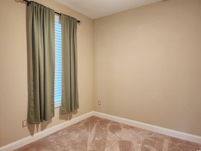 Building Photo - 128 Puffin Dr