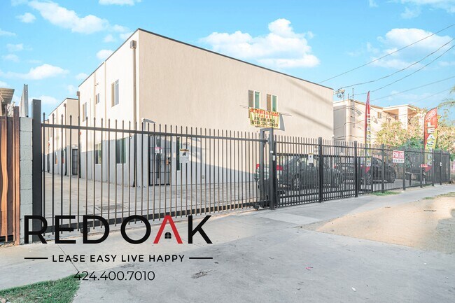 Building Photo - 651 W 92nd St